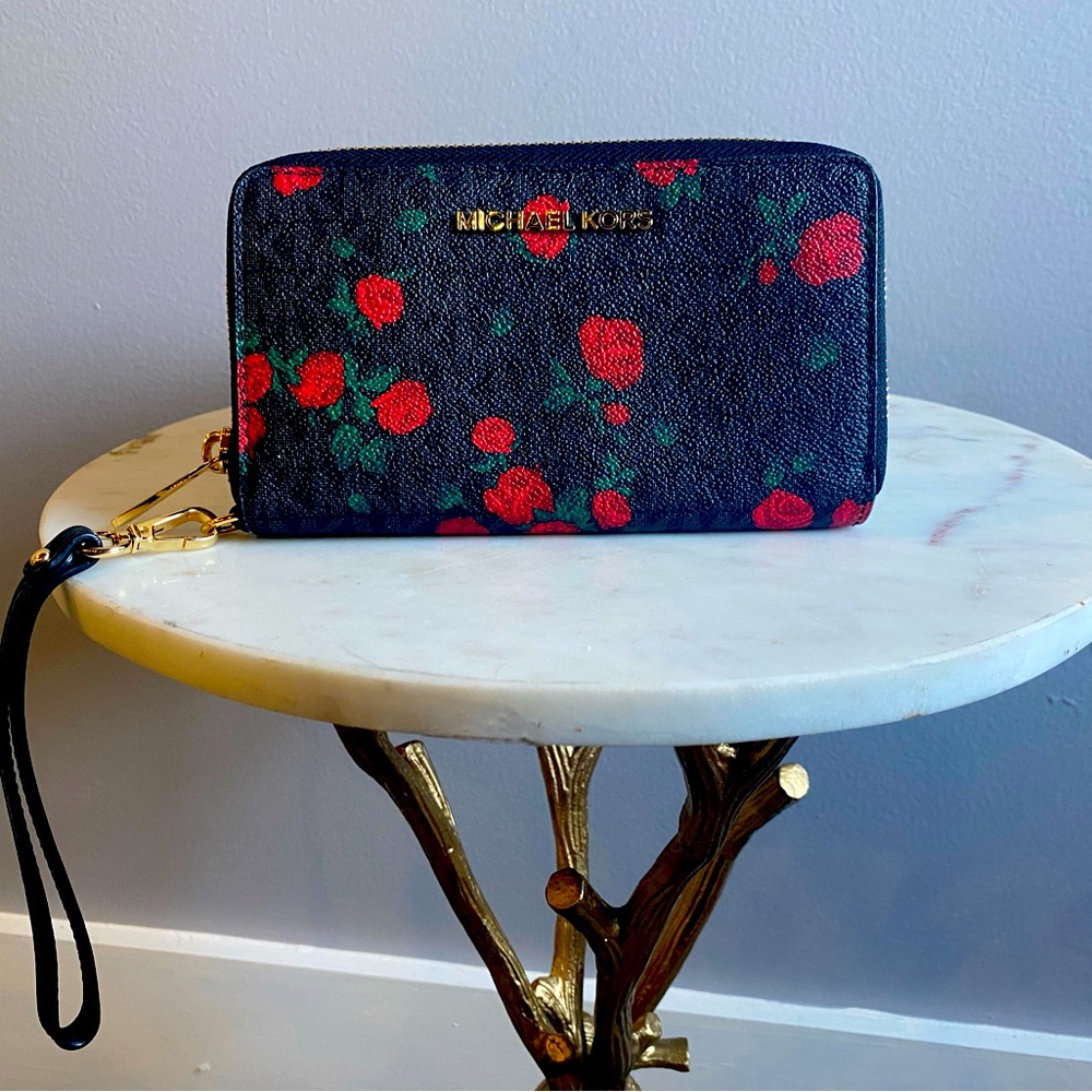 Michael Kors Wristlet Wallet